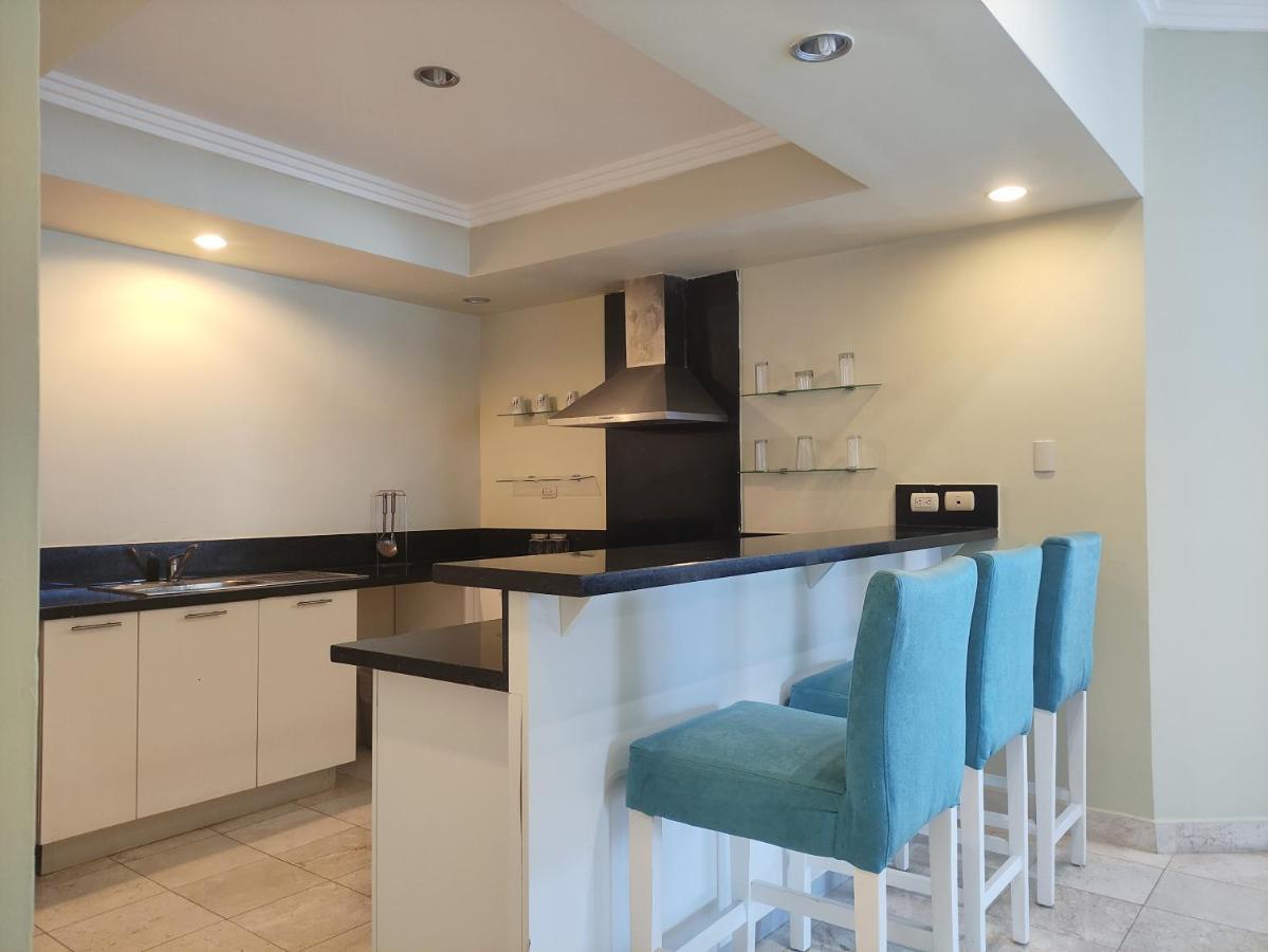Chic Beachfront Apartment - Private Beach Access Punta Cana Exteriör bild