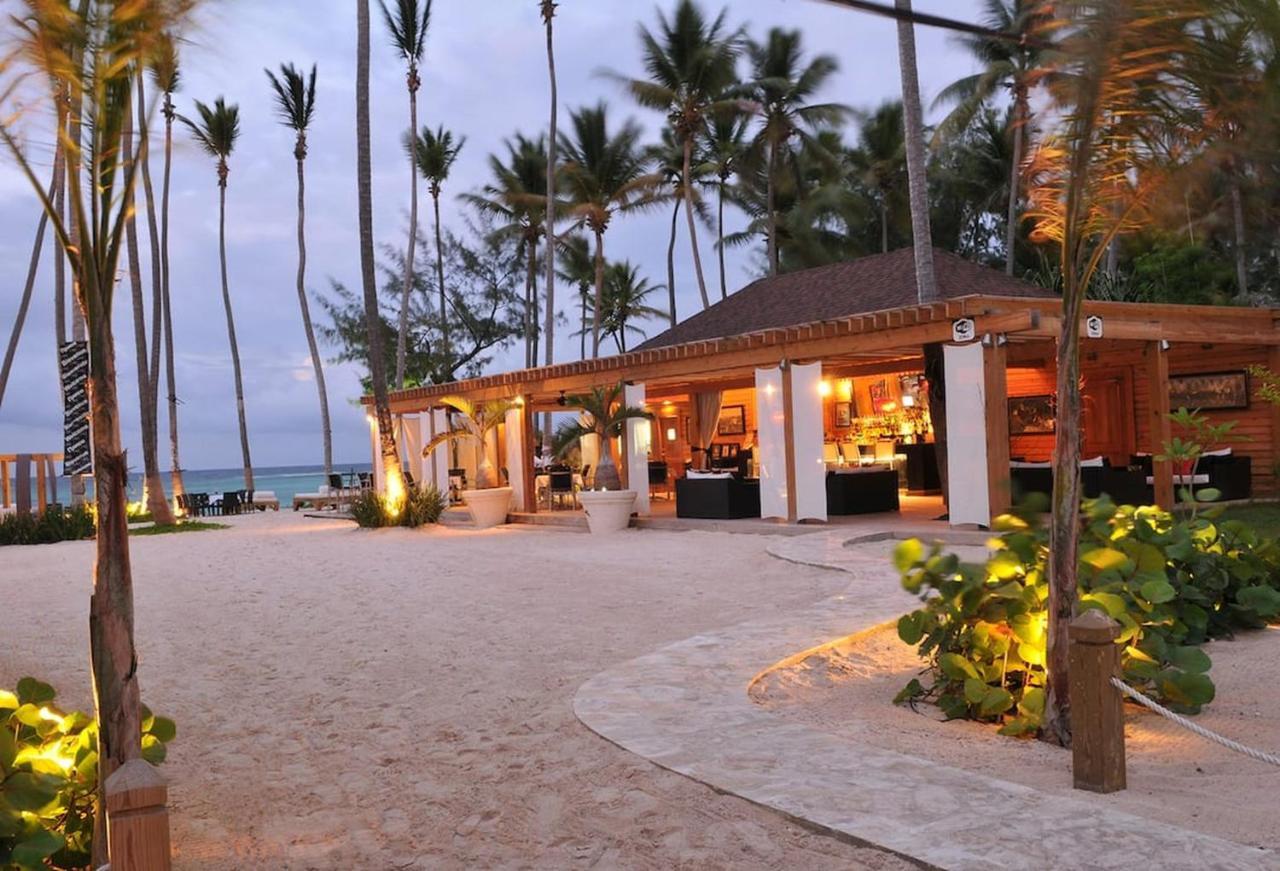 Chic Beachfront Apartment - Private Beach Access Punta Cana Exteriör bild
