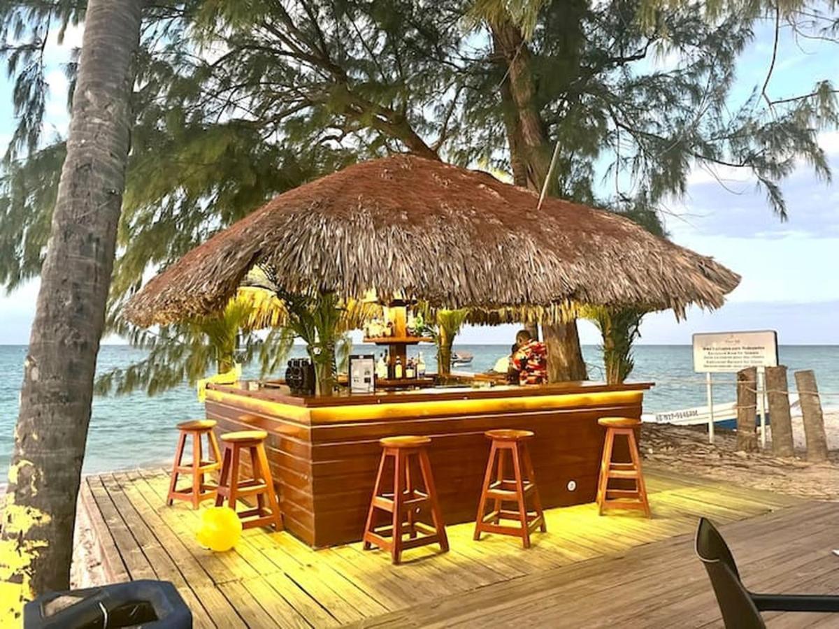 Chic Beachfront Apartment - Private Beach Access Punta Cana Exteriör bild